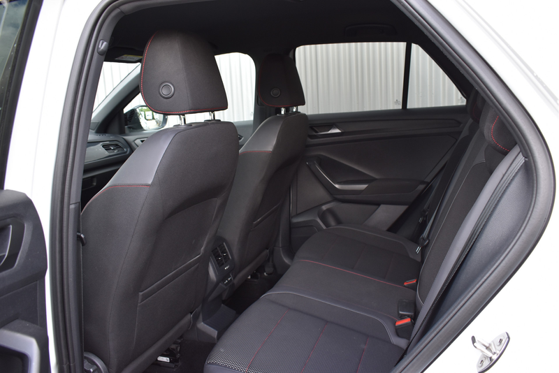 Volkswagen T-Roc 1.5 TSI Sport Virtual cockpit, Adaptive cruise, Ca — photo 26