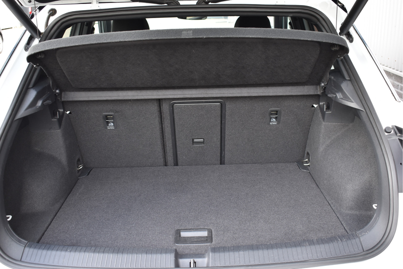 Volkswagen T-Roc 1.5 TSI Sport Virtual cockpit, Adaptive cruise, Ca — photo 23