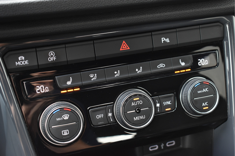 Volkswagen T-Roc 1.5 TSI Sport Virtual cockpit, Adaptive cruise, Ca — photo 7