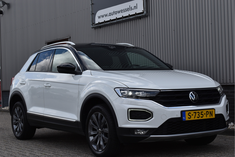 Volkswagen T-Roc 1.5 TSI Sport Virtual cockpit, Adaptive cruise, Ca — photo 11