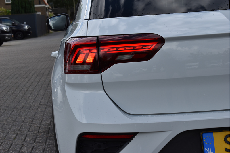 Volkswagen T-Roc 1.5 TSI Sport Virtual cockpit, Adaptive cruise, Ca — photo 22