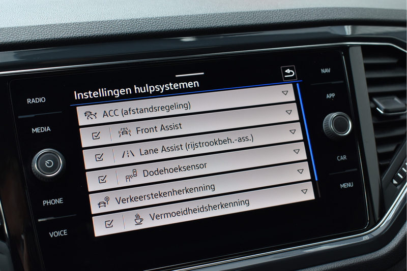 Volkswagen T-Roc 1.5 TSI Sport Virtual cockpit, Adaptive cruise, Ca — photo 10
