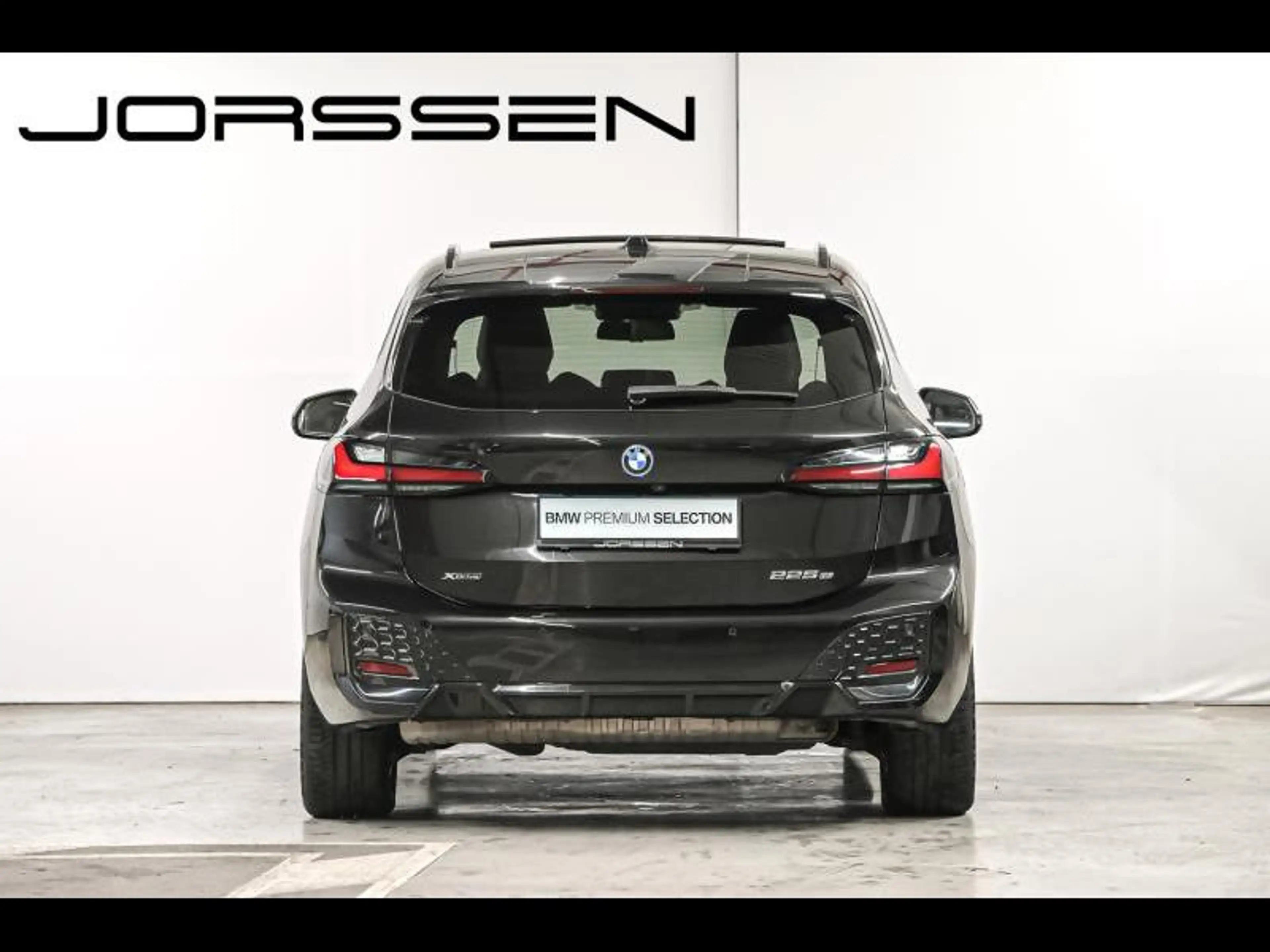 BMW 225 xDrive Active Tourer — photo 4