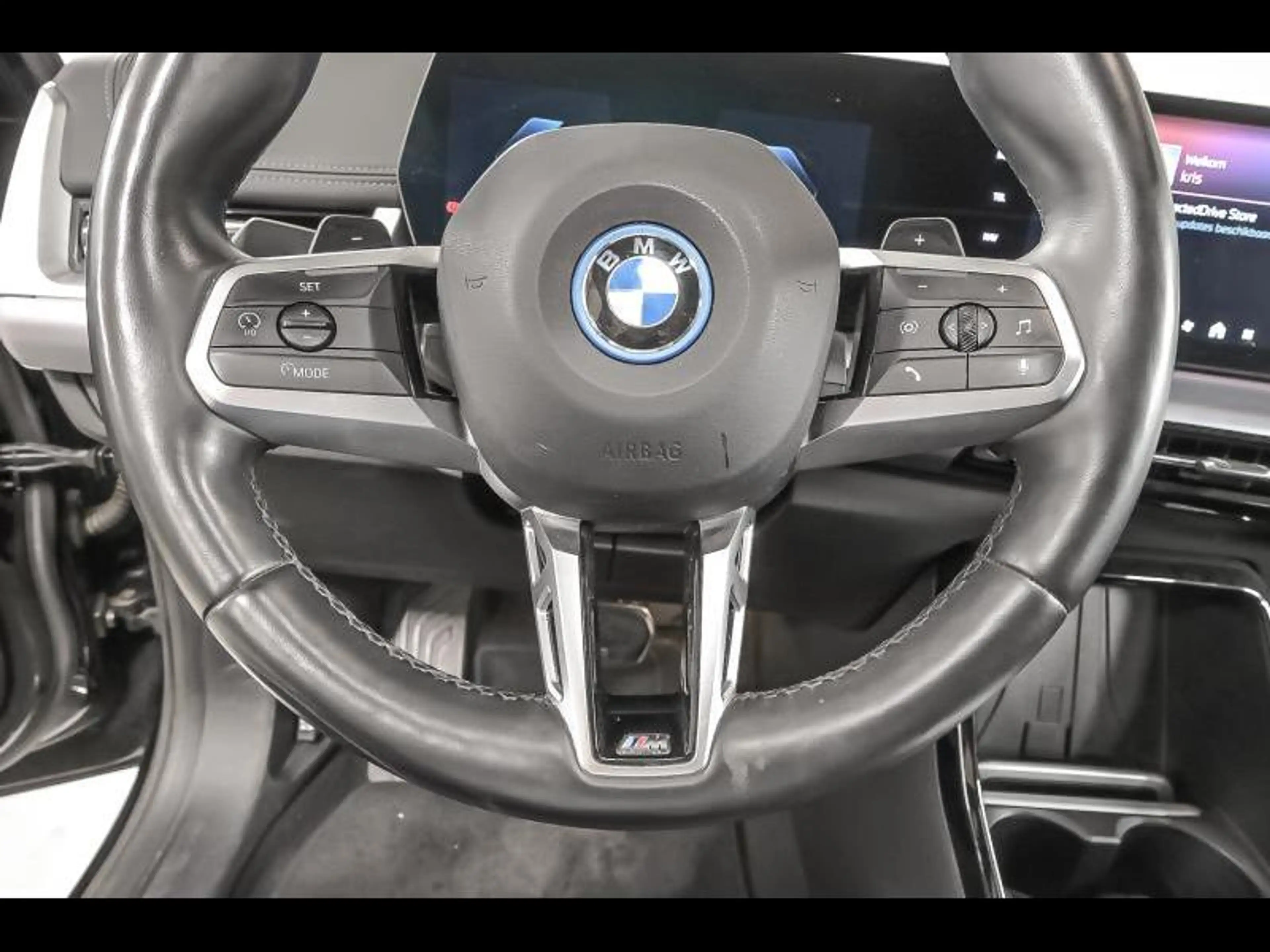 BMW 225 xDrive Active Tourer — photo 9