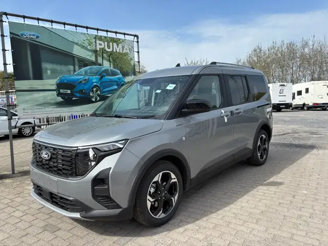 Ford Tourneo Courier Stock