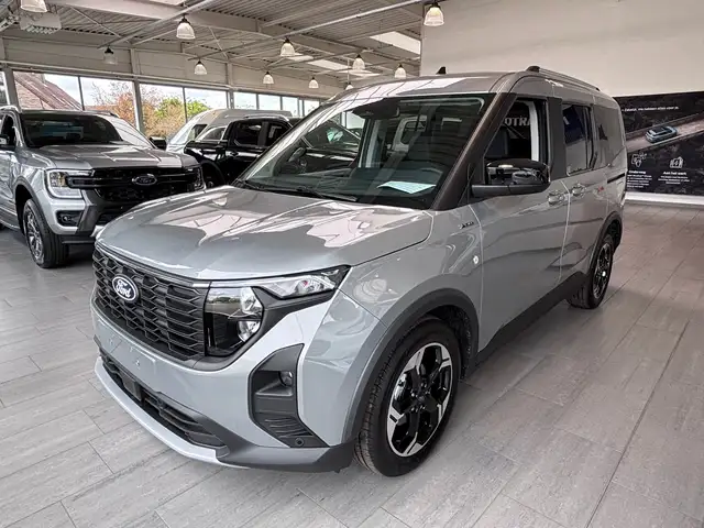 Ford Tourneo Courier Stock