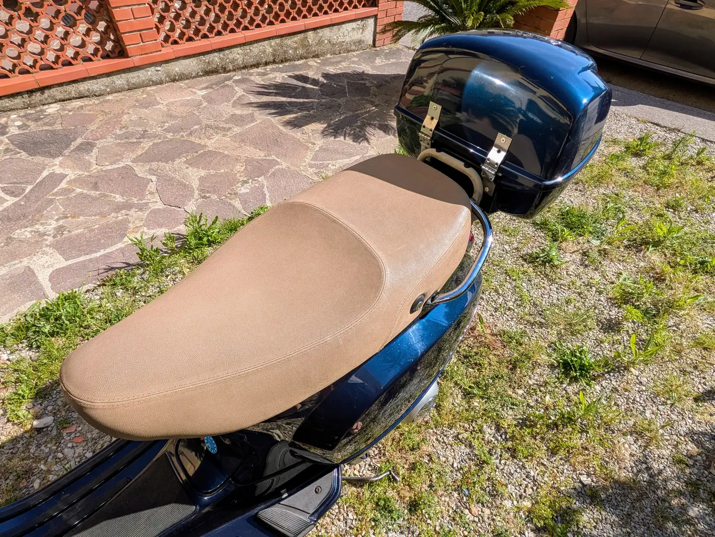 Vespa LX 125 Kék - 2