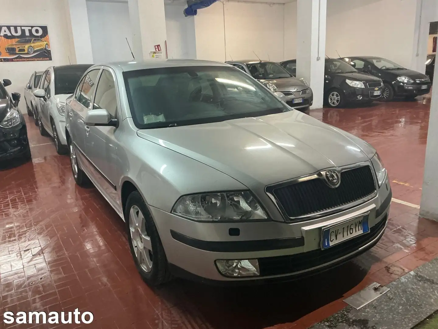 Skoda Octavia Octavia II Berlina 1.6 fsi Elegance 115cv Grigio - 2