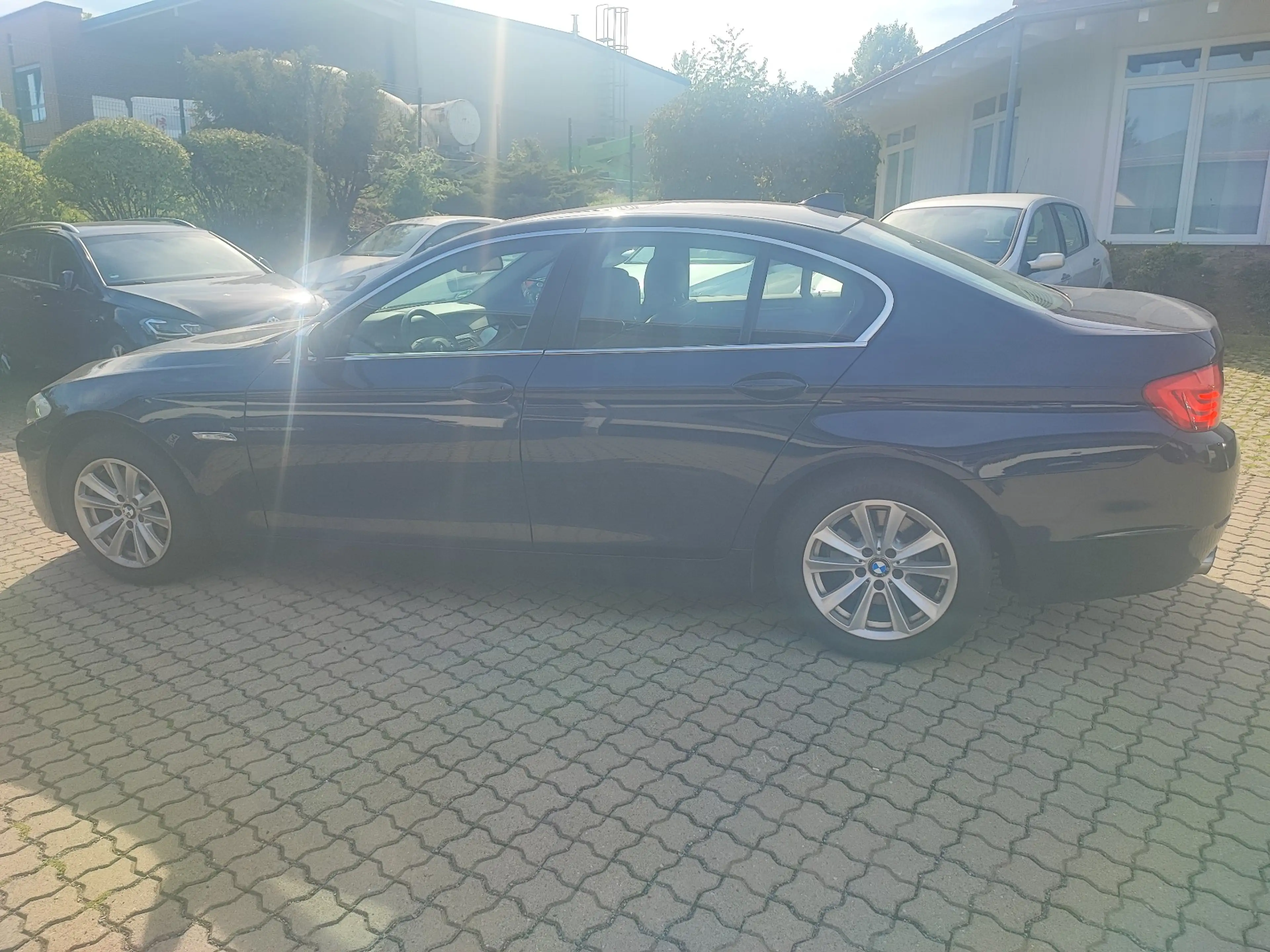 BMW 528 528 i*Leder*Navi*AHK*Schiebedach* — photo 2