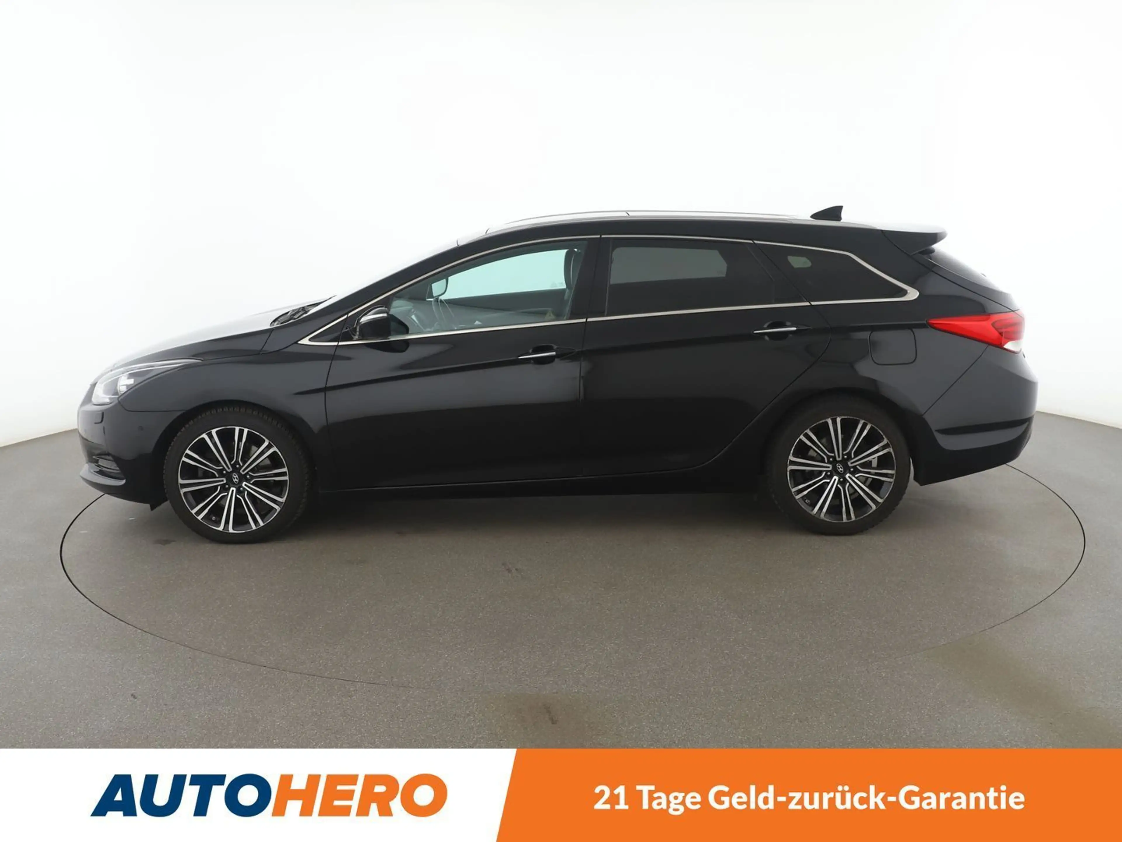 Hyundai i40 1.7 CRDi Premium Blue *NAVI*TEMPO*BI-XENON*CAM*PDC — photo 3