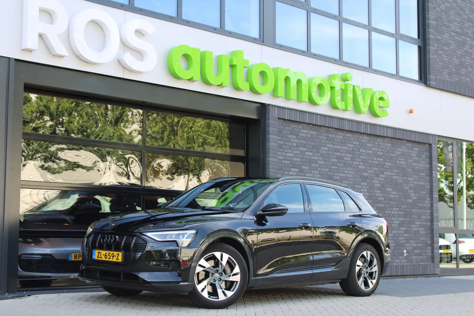 Audi e-tron e-tron 55 quattro advanced 95 kWh | NAP | CAMERA | Black - 1