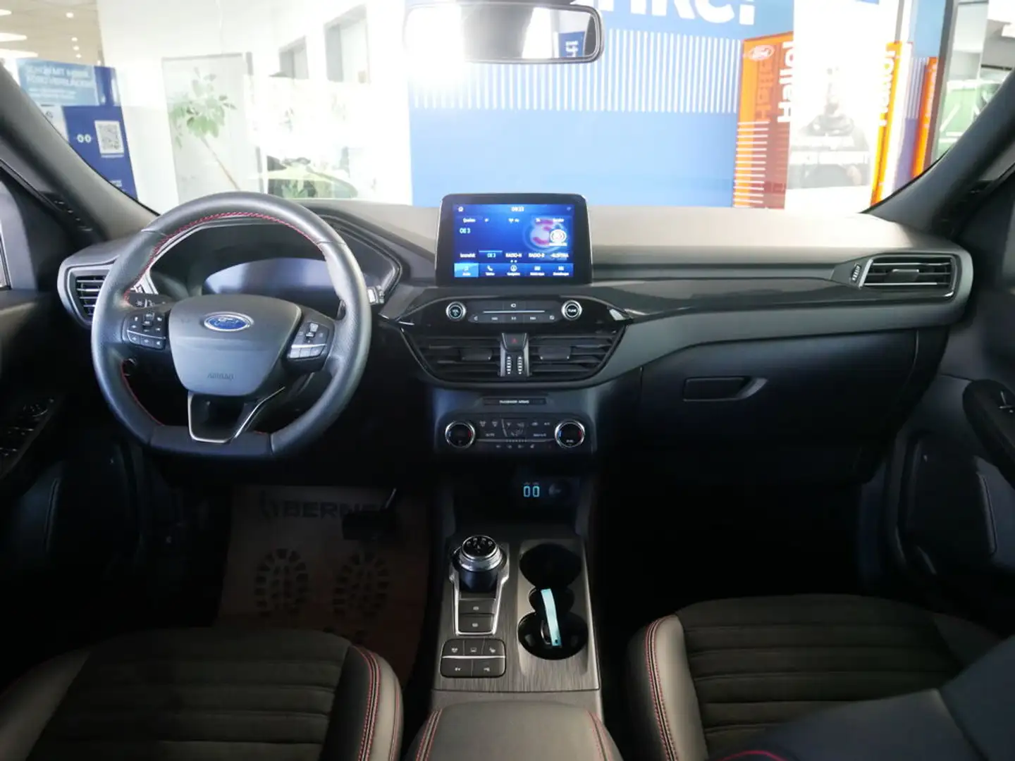 Ford Kuga ST-Line X Plug-In Hybrid Schwarz - 2