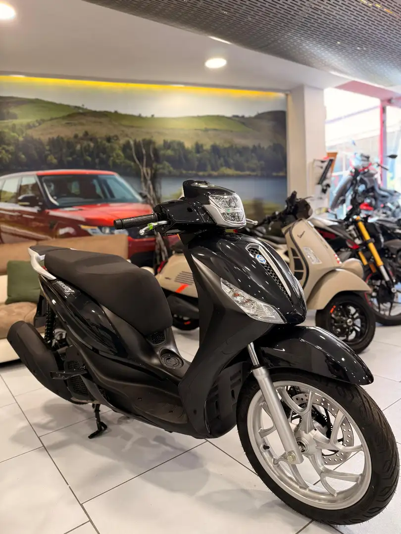 Piaggio Medley 125 E+ Nero - 2