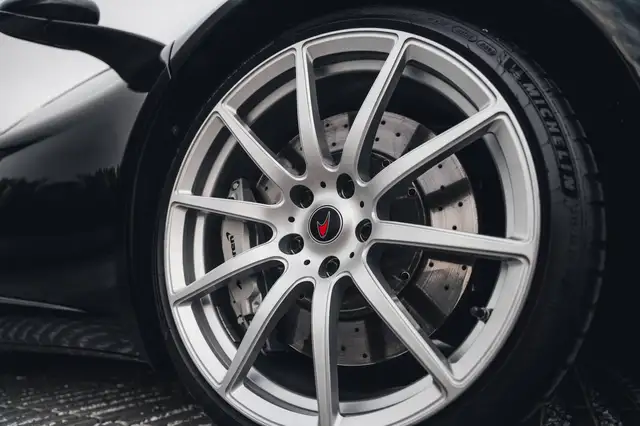 Mclaren MP4-12c view 6