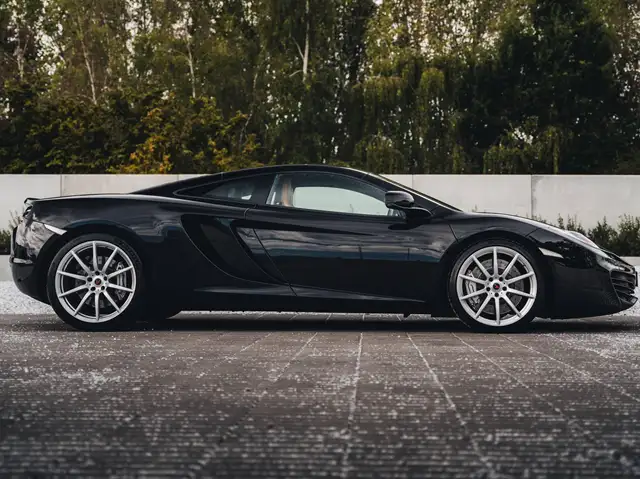 Mclaren MP4-12c view 8