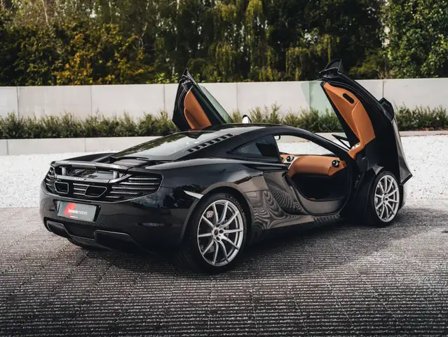 Mclaren MP4-12c view 9