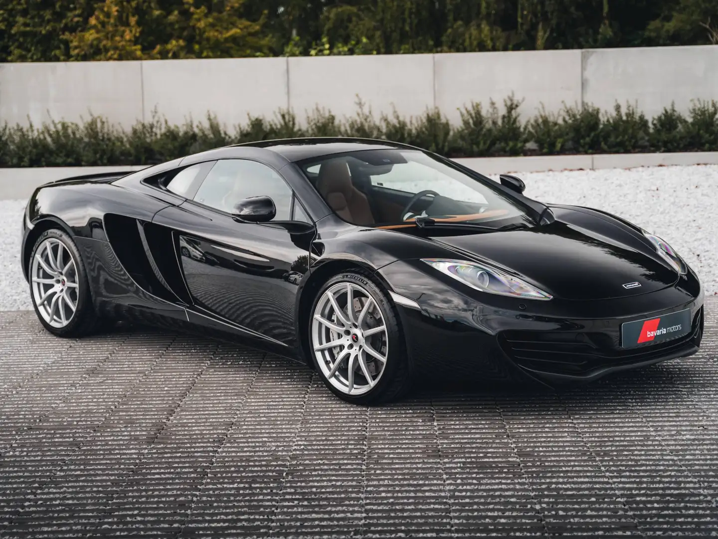 McLaren MP4-12C Coupé / Fire Black / Carbon / Meridian Sound System Schwarz - 1