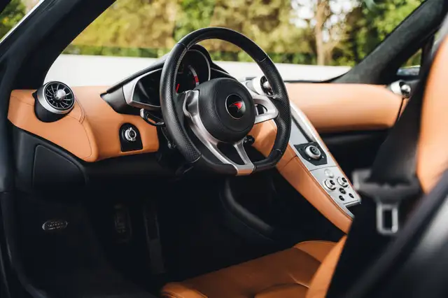 Mclaren MP4-12c view 13