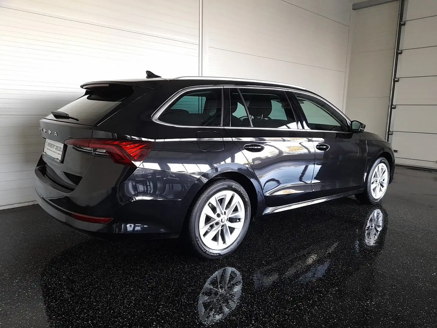 Skoda Octavia Combi STYLE 2,0 TDI DSG *MATRIX-LED / HEAD-UP /... Schwarz - 2