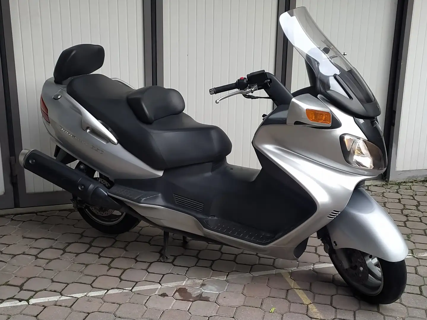 Suzuki Burgman 650 d'epoca Argintiu - 1