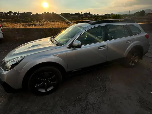 Subaru OUTBACK Outback IV 2009 2.0d Trend lineartronic