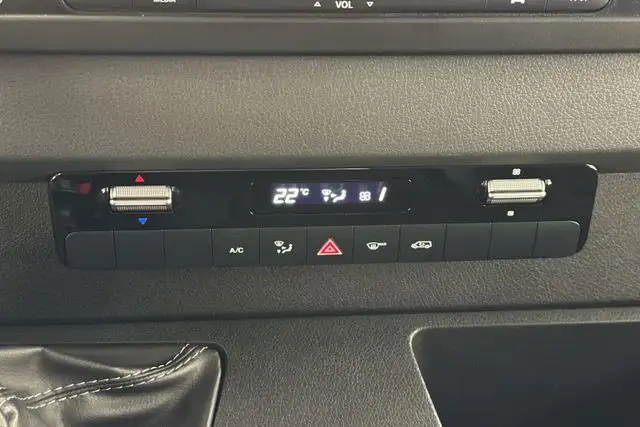 Mercedes-Benz Sprinter view 13