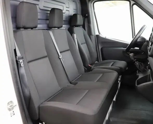 Mercedes-Benz Sprinter view 7