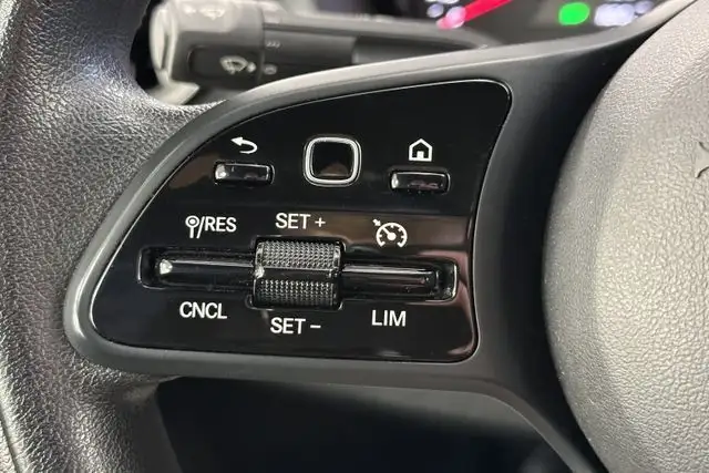 Mercedes-Benz Sprinter view 15