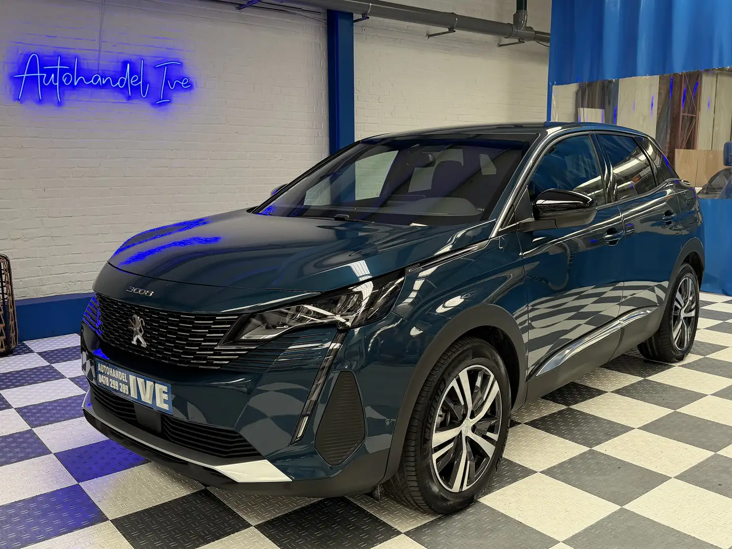 Peugeot 3008 1.6 Plug-in Hybrid 180 EAT 8 Allure Pack Blau - 1