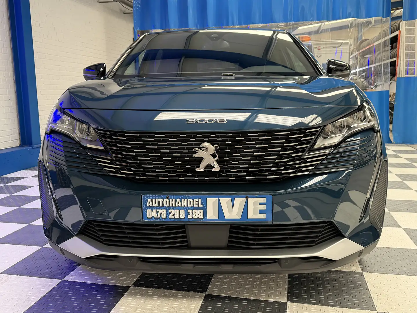 Peugeot 3008 1.6 Plug-in Hybrid 180 EAT 8 Allure Pack Blau - 2