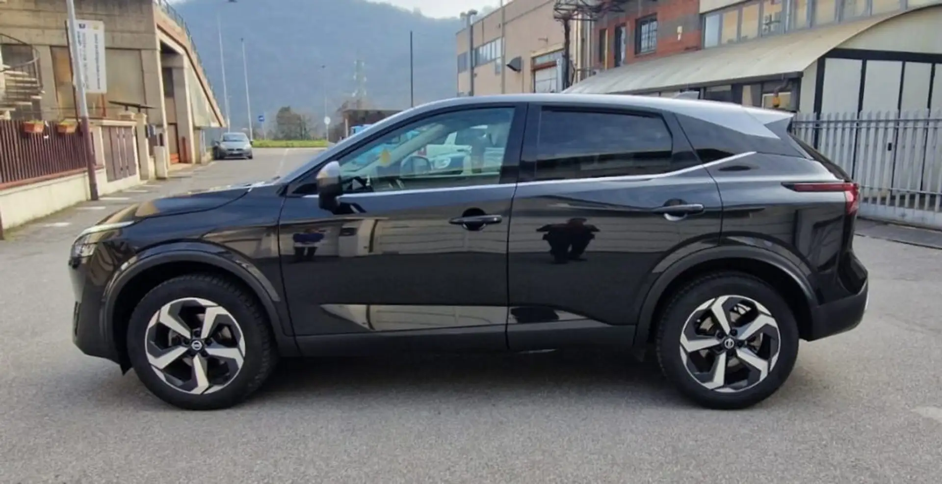 Nissan Qashqai MHEV 158 CV Xtronic N-Connecta iva esposta Noir - 2