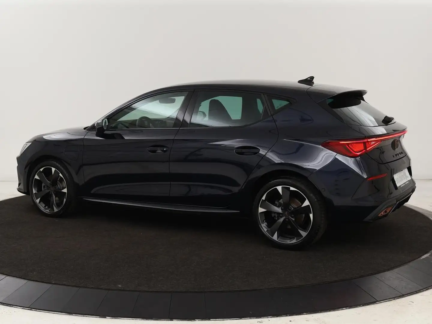 CUPRA Leon 1.4 e-Hybrid | Stoel & stuurverwarming | Camera | Blauw - 2