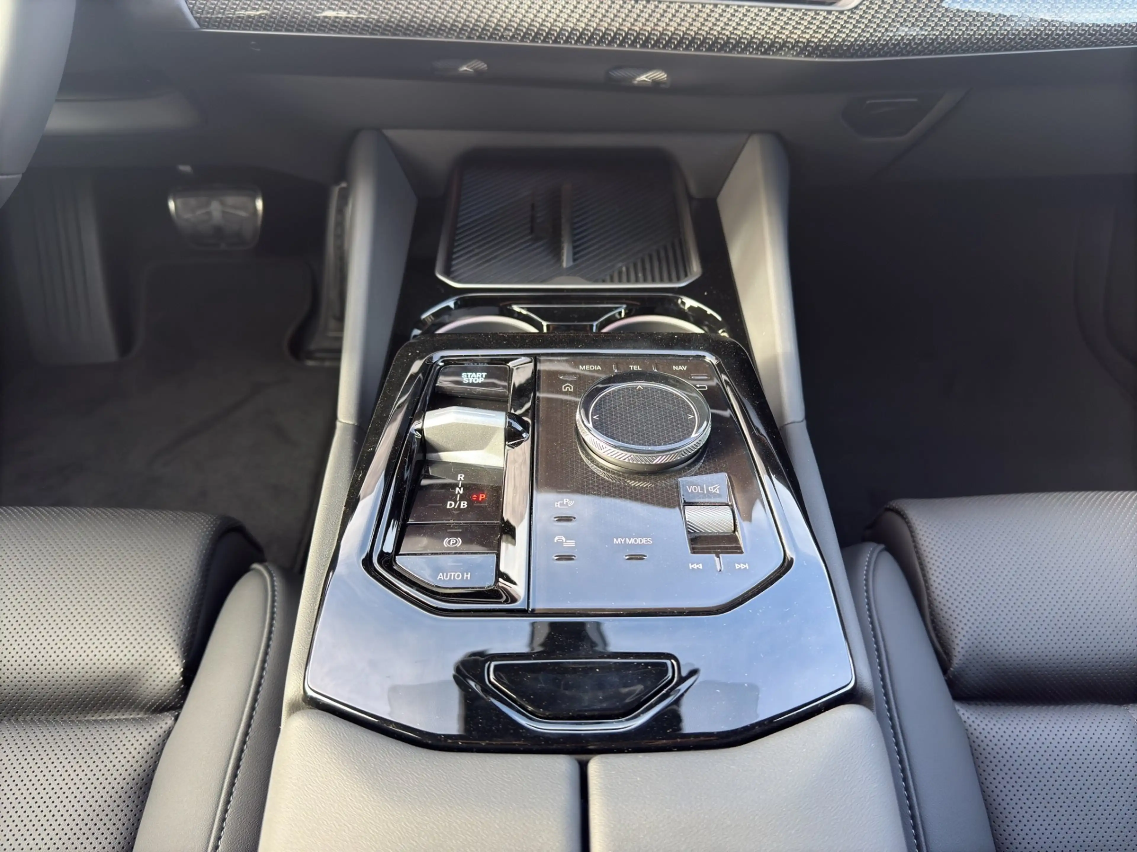 BMW i5 eDrive40 83,9kWh — photo 14