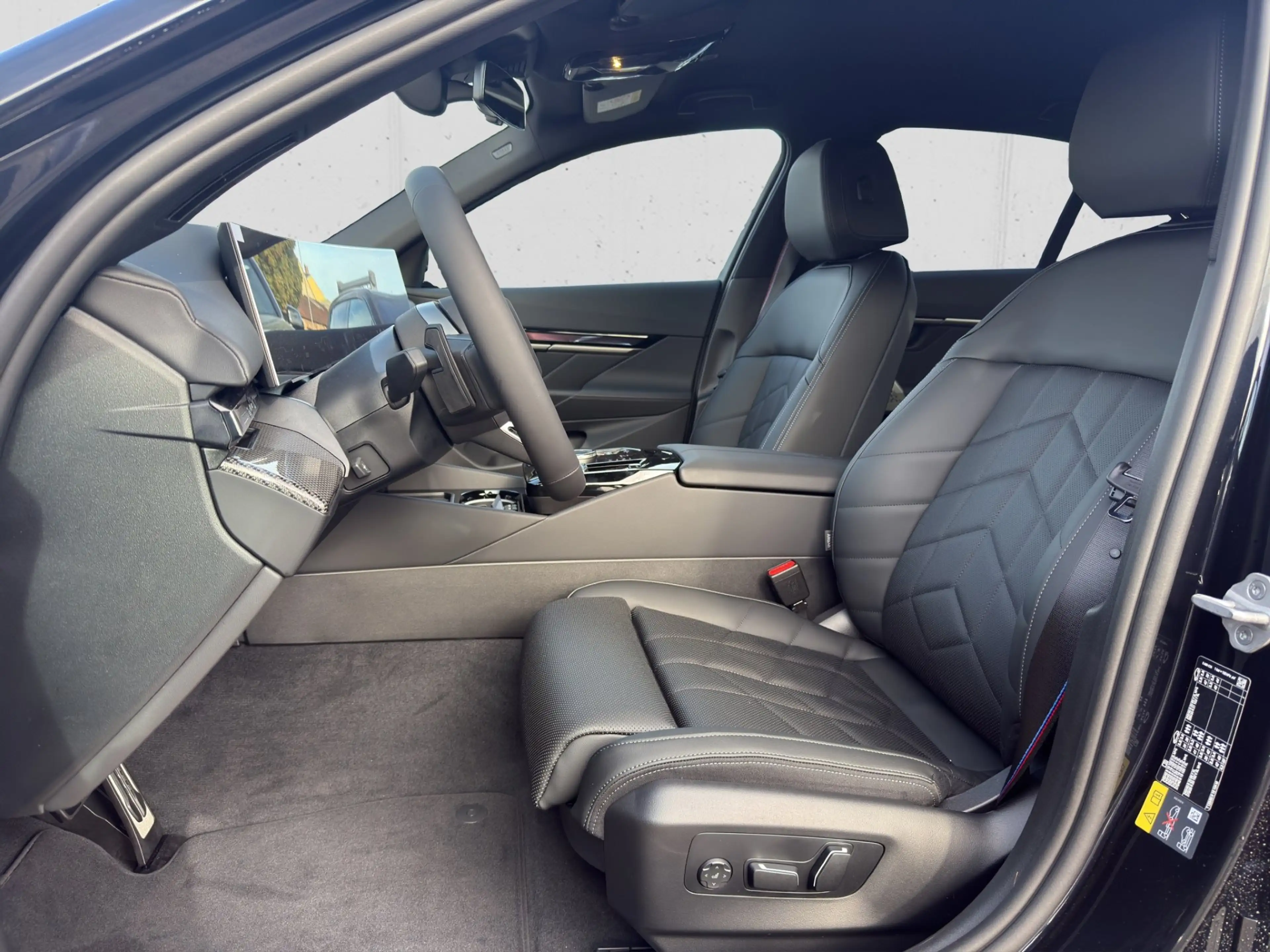 BMW i5 eDrive40 83,9kWh — photo 8