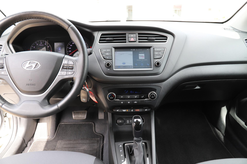 Hyundai i20 1.0l 101PS Automatik YES! Plus - NAVI/RFK/PDC/S... — photo 9