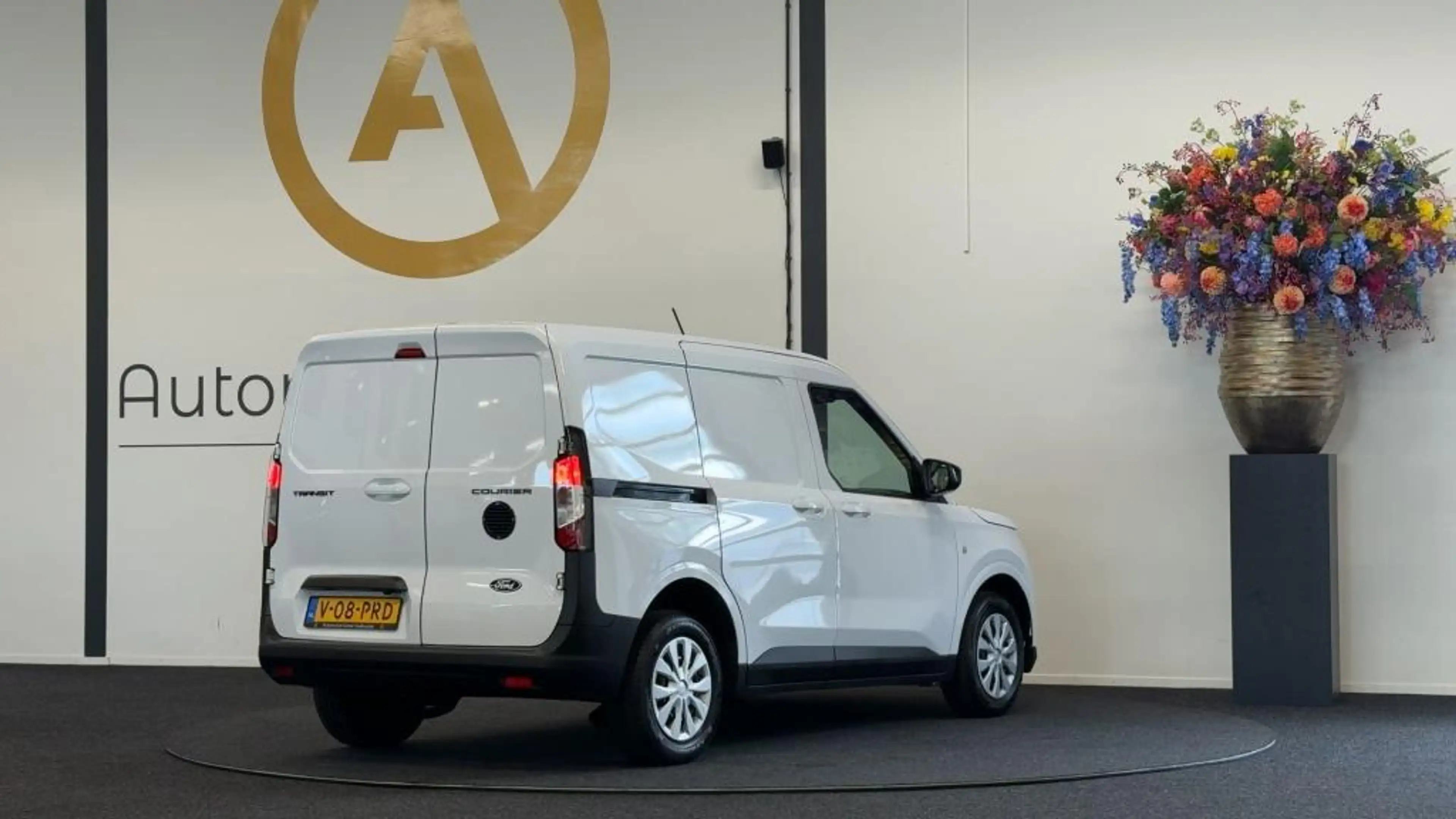 Ford Transit Courier 1.0 EcoBoost Trend | CAMERA | CARPLAY | WINTER-PAK — photo 2