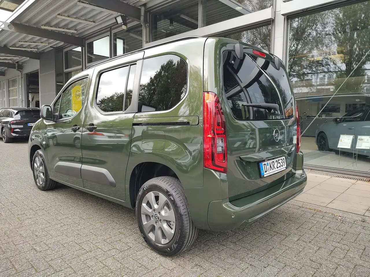 Opel Combo Life 1,5 Combo Life NAVI R-Kamera Allwetterreifen 6