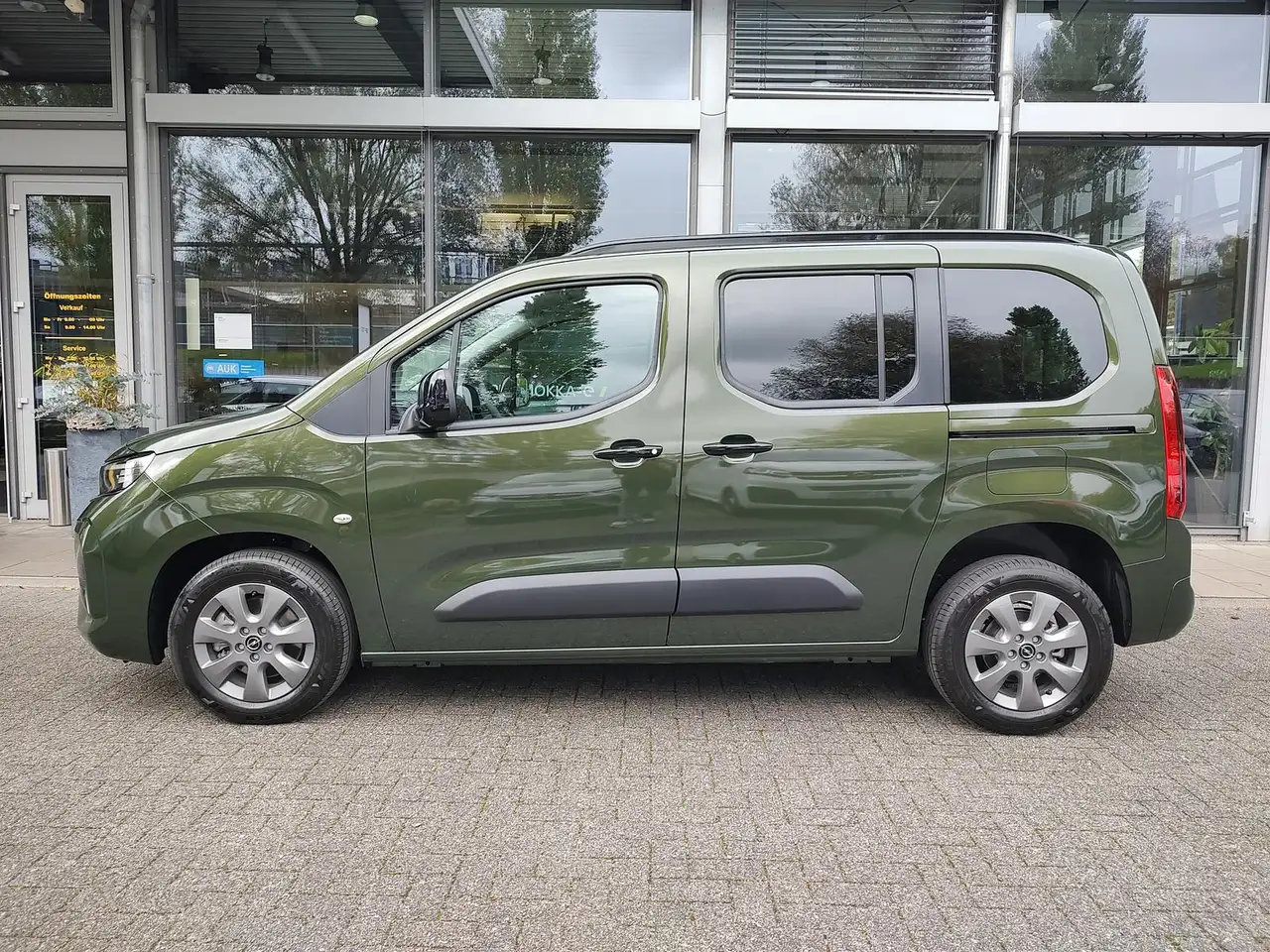 Opel Combo Life 1,5 Combo Life NAVI R-Kamera Allwetterreifen 7