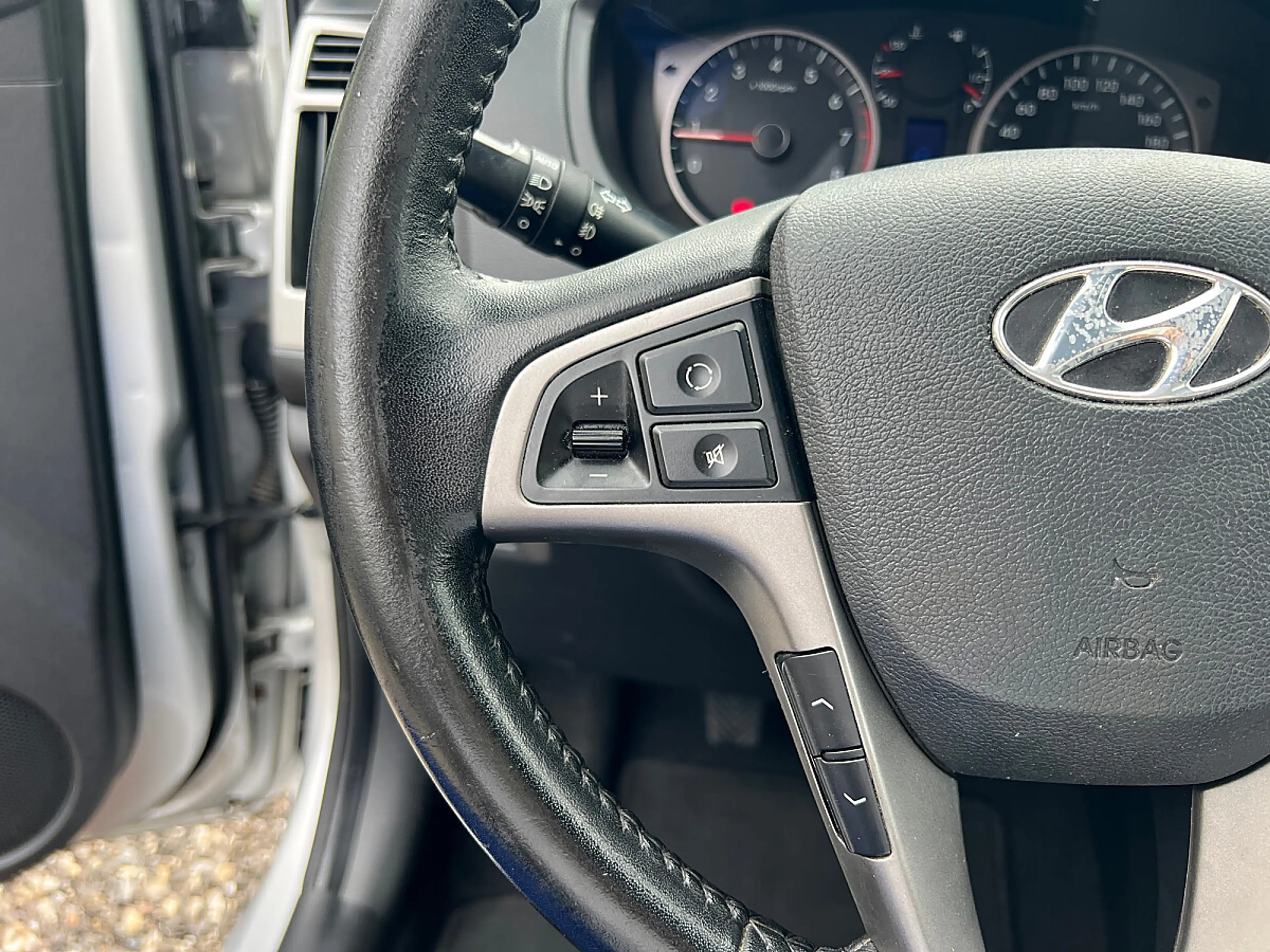 Hyundai i20 1.2 · nur 67.000 km · Klimaanlage · Tempomat · ... — photo 10