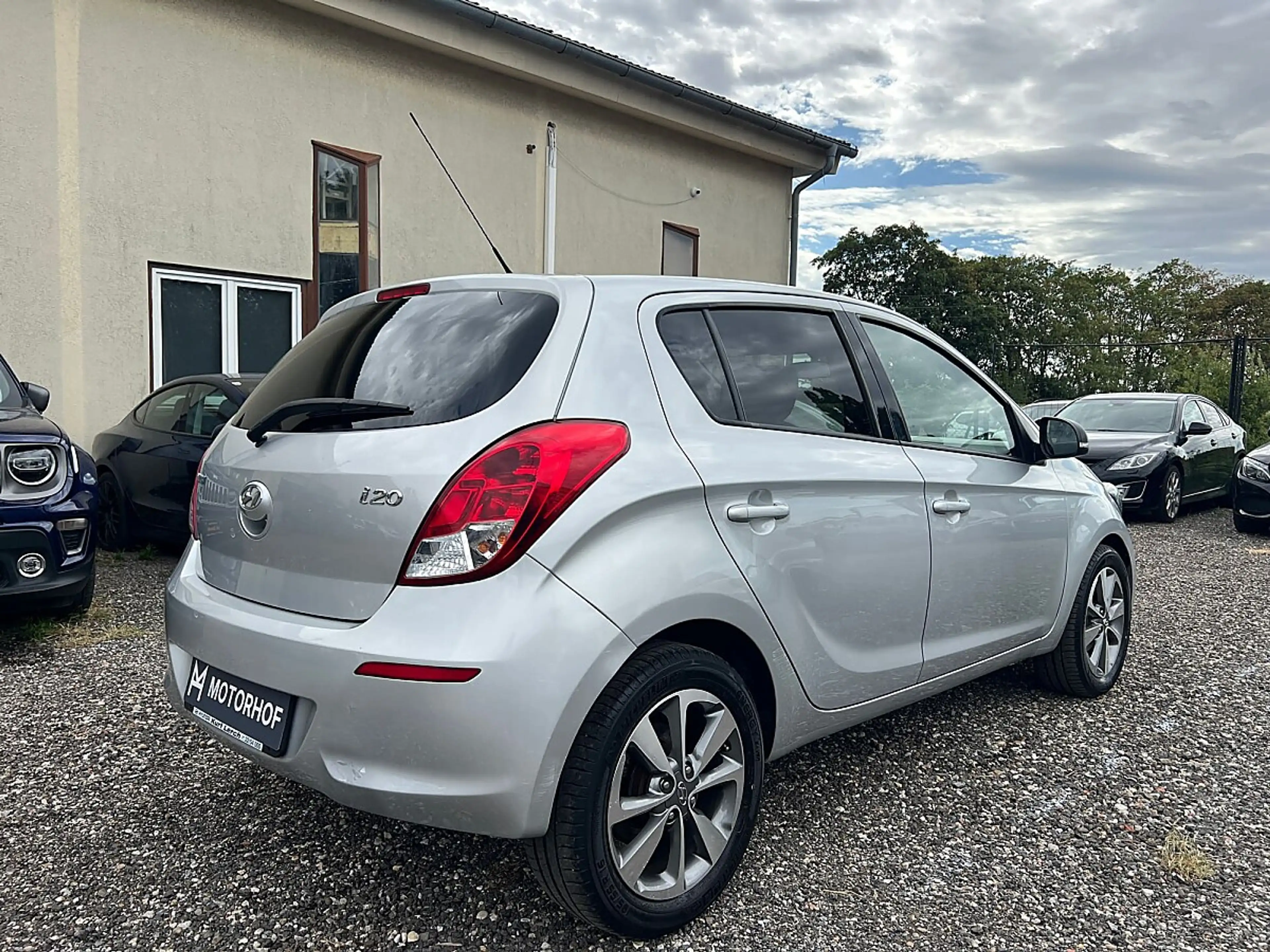 Hyundai i20 1.2 · nur 67.000 km · Klimaanlage · Tempomat · ... — photo 7