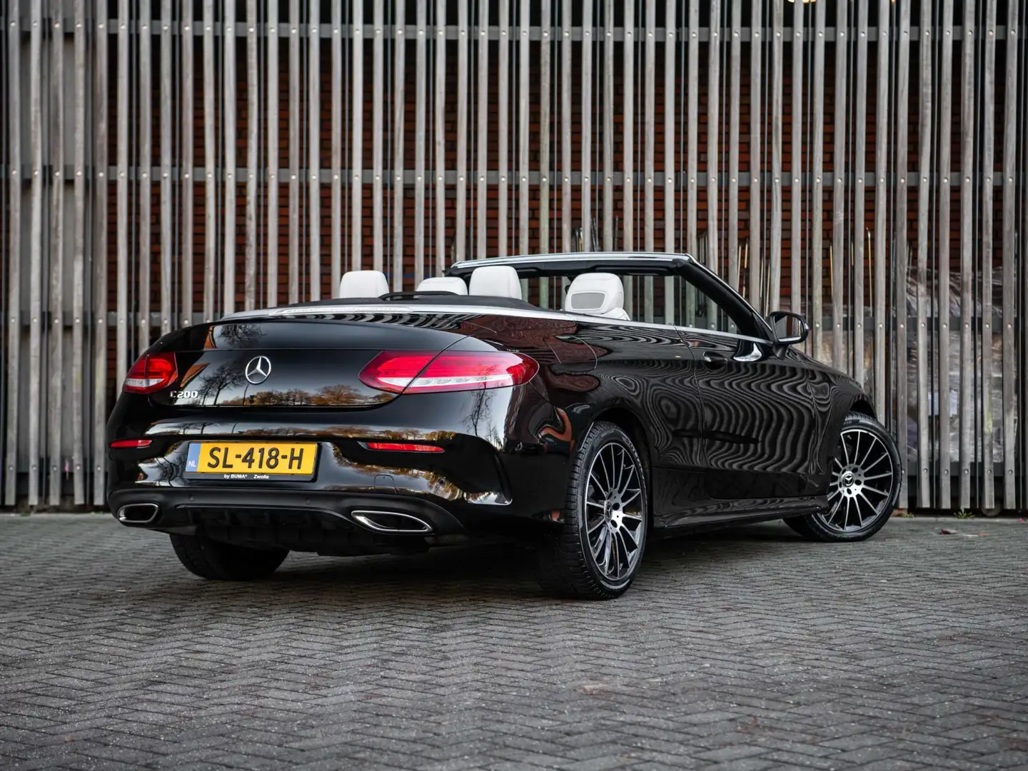 Mercedes-Benz C 200 Cabrio 184pk AUT. AMG |1e EIG.| LED|Airscarf|Camer Zwart - 2