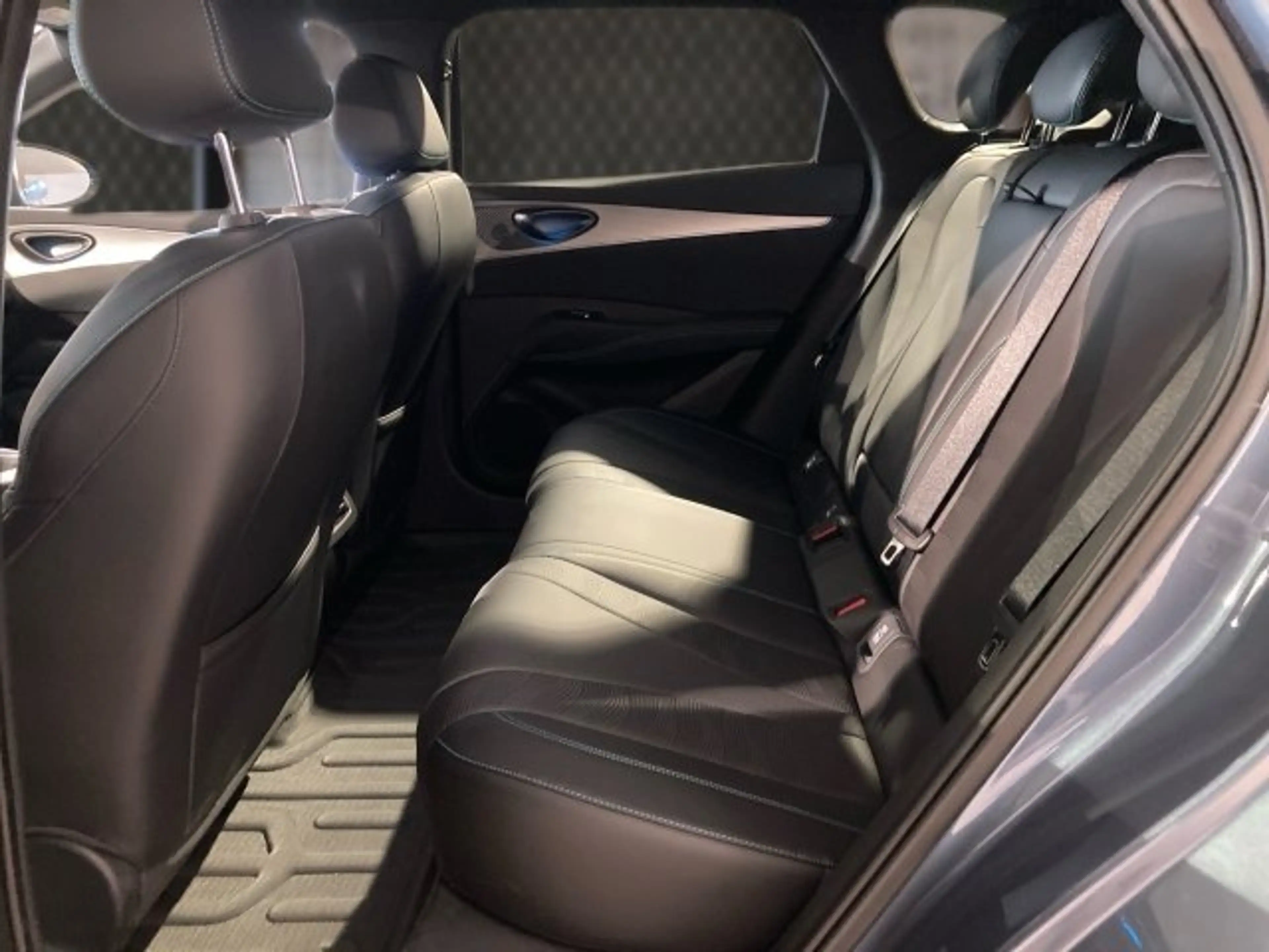 BYD Seal 6 DM-i Touring Comfort Lite — photo 8
