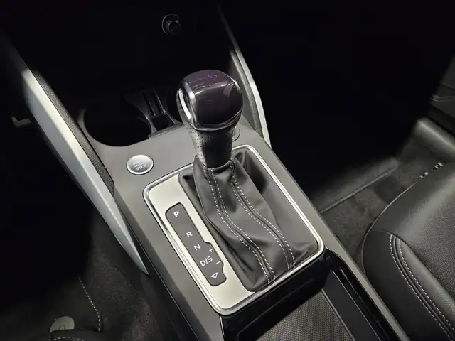 Audi Q2 view 10
