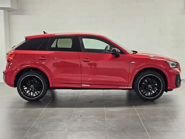 Audi Q2 view 3