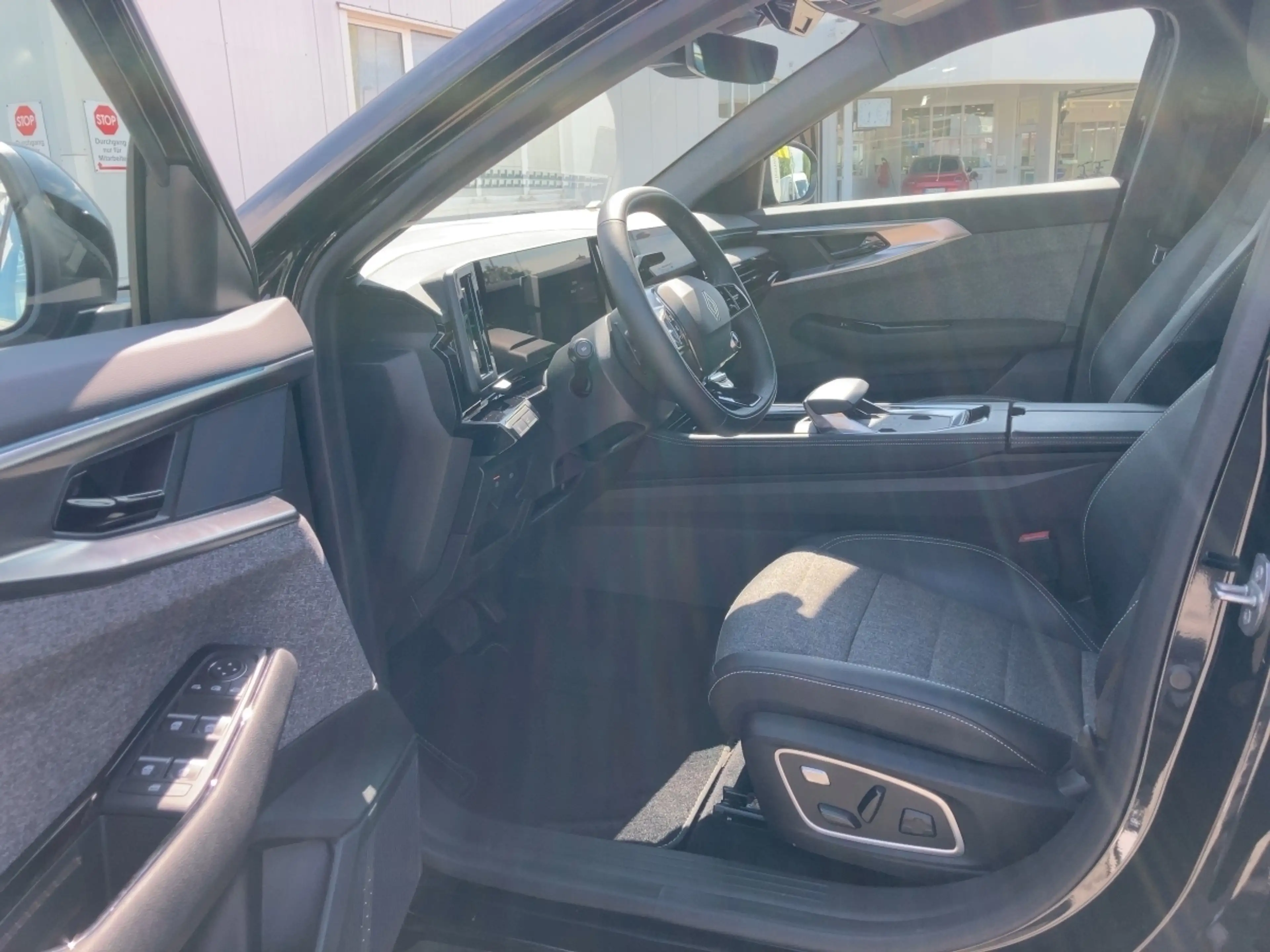 Renault Espace VI Techno 1.2 E-TECH Full Hybrid 200 7-Sz — photo 8