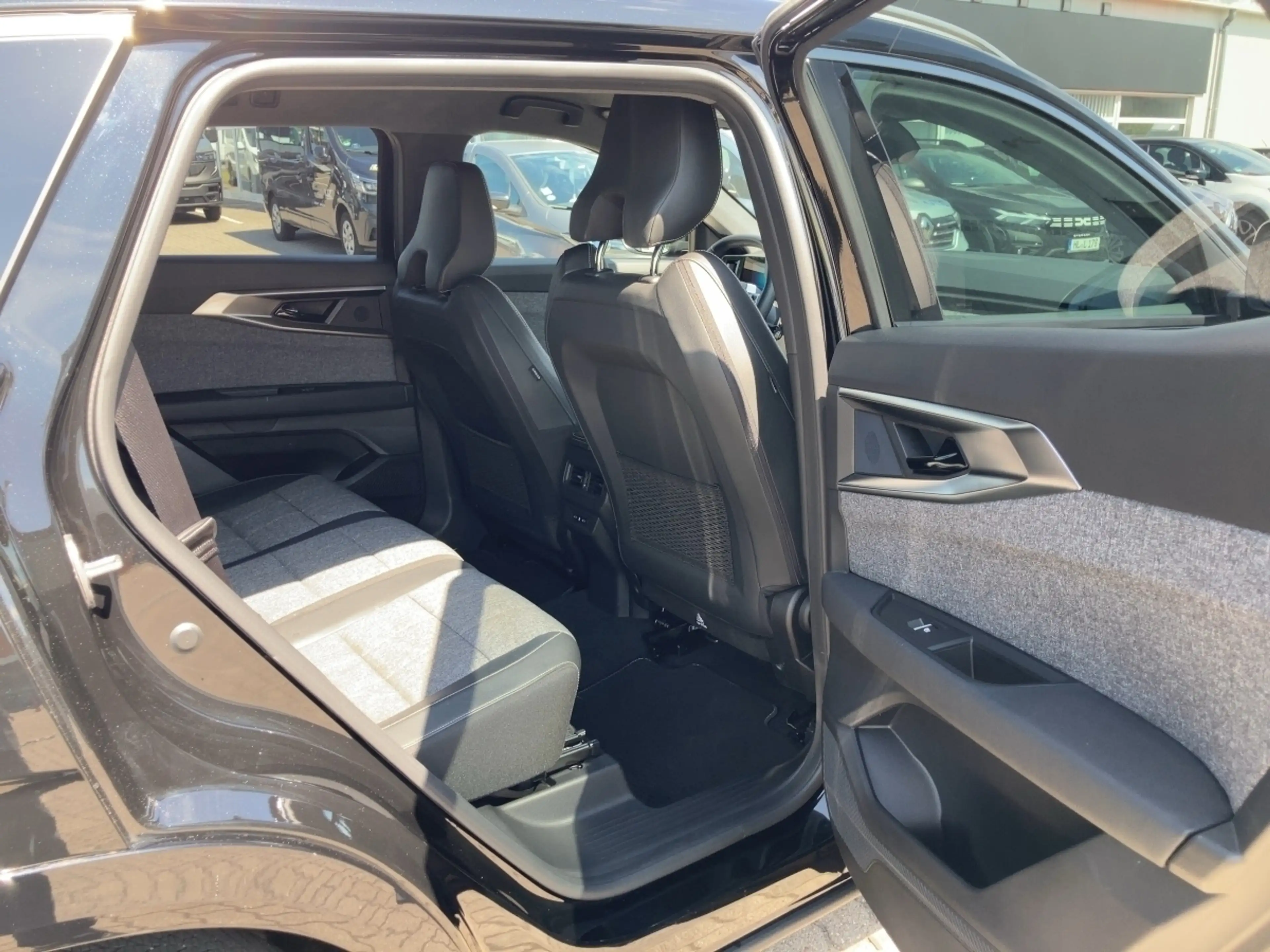Renault Espace VI Techno 1.2 E-TECH Full Hybrid 200 7-Sz — photo 12