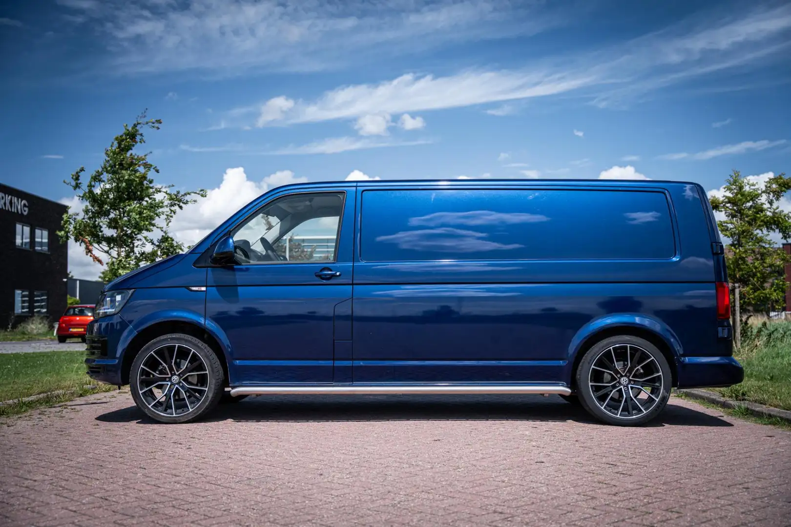 Volkswagen Transporter 2.0 TDI L2H1 Azul - 2