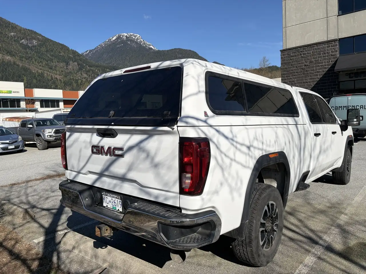 GMC Sierra 3500HD снимка GMC Sierra 3500HD