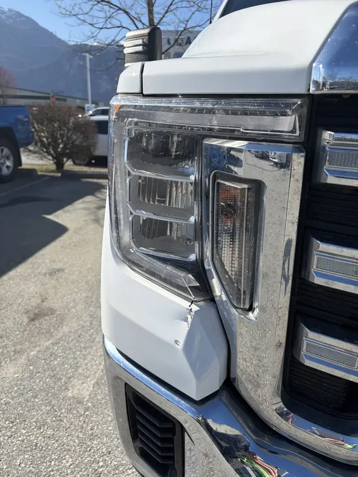 GMC Sierra 3500HD снимка GMC Sierra 3500HD