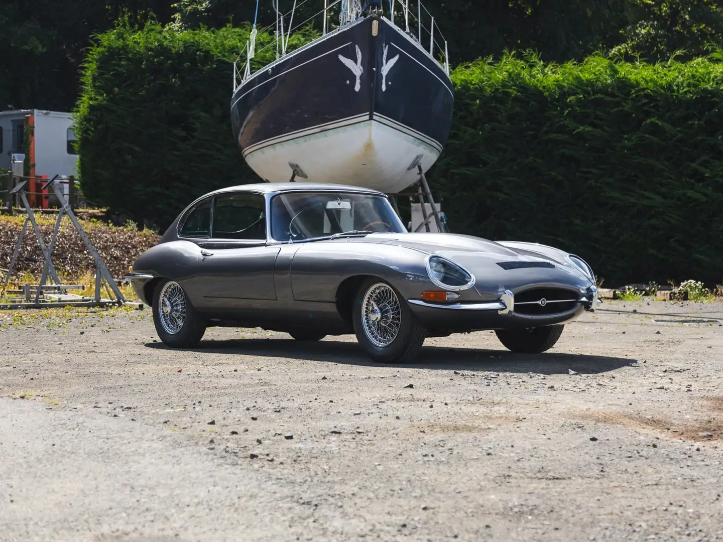 Jaguar E-Type 4.2 Série 1 Gris - 1